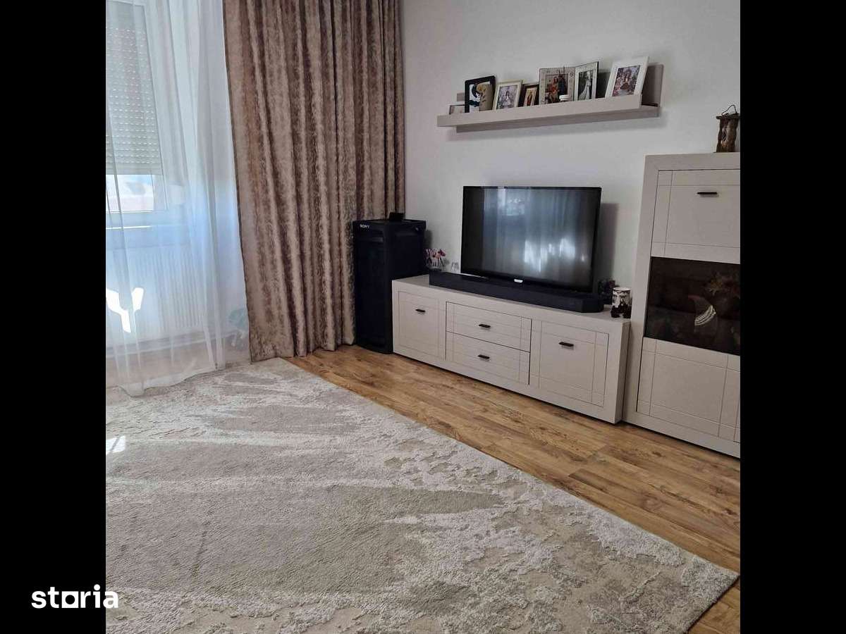 Apartament cu 2 camere, balcon și aer condiționat — fotografia 3
