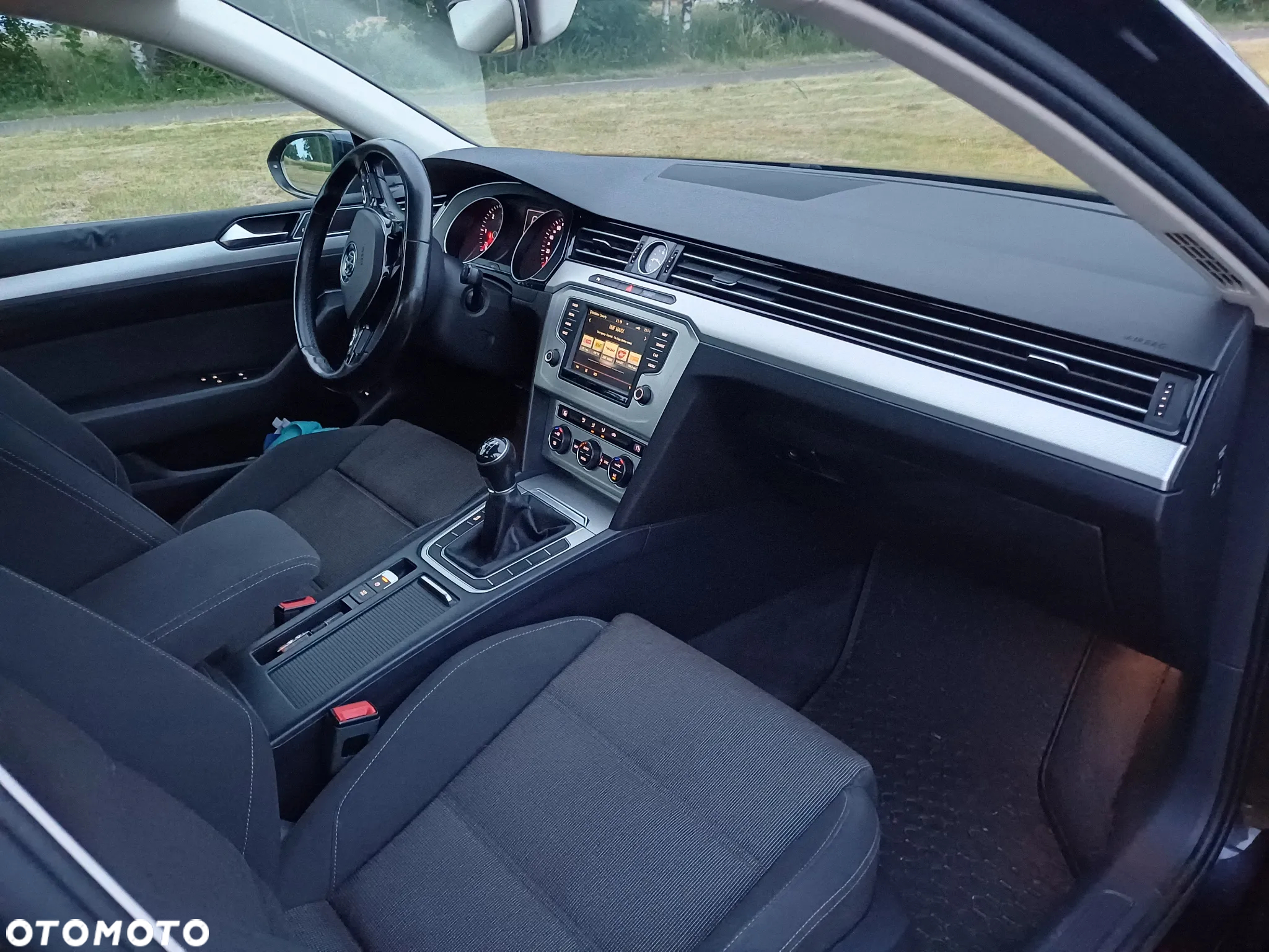 Volkswagen Passat 2.0 TDI BMT Highline - 24