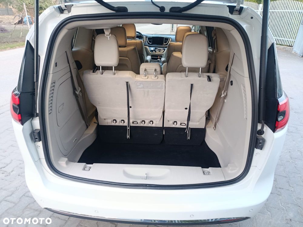 Chrysler Pacifica - 20