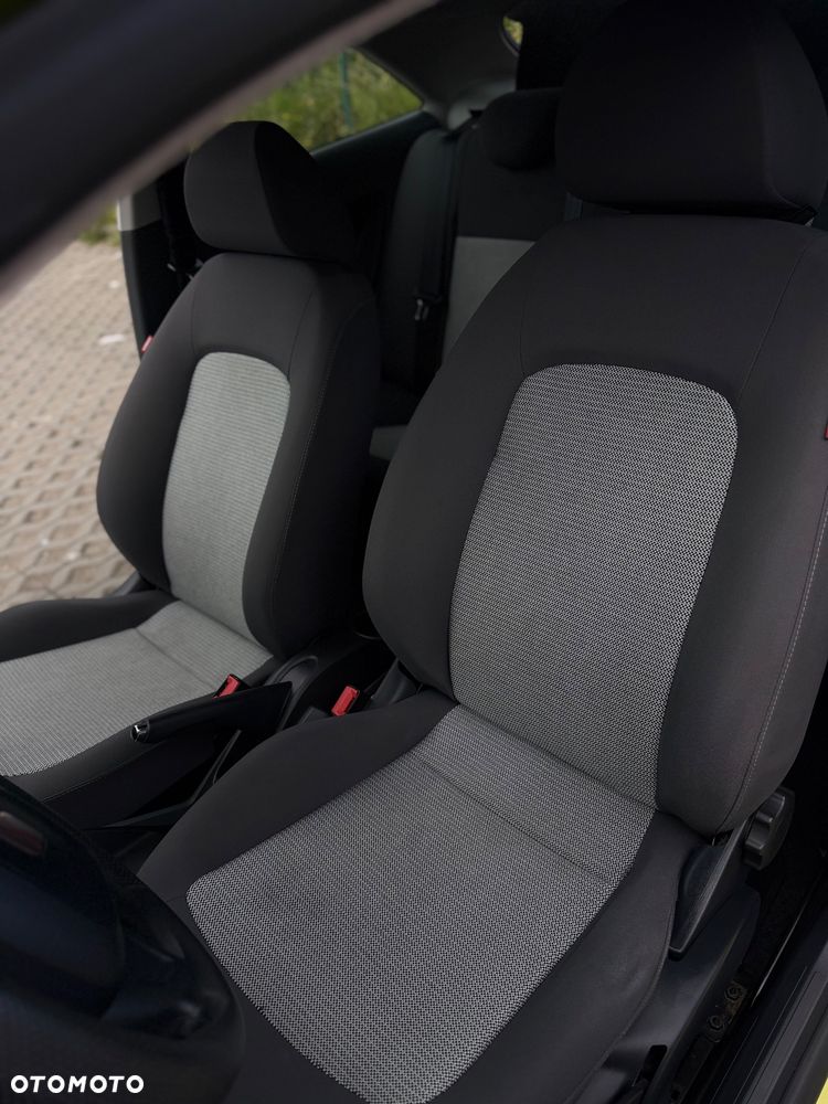 Seat Ibiza SC 1.6 16V Style DSG - 13