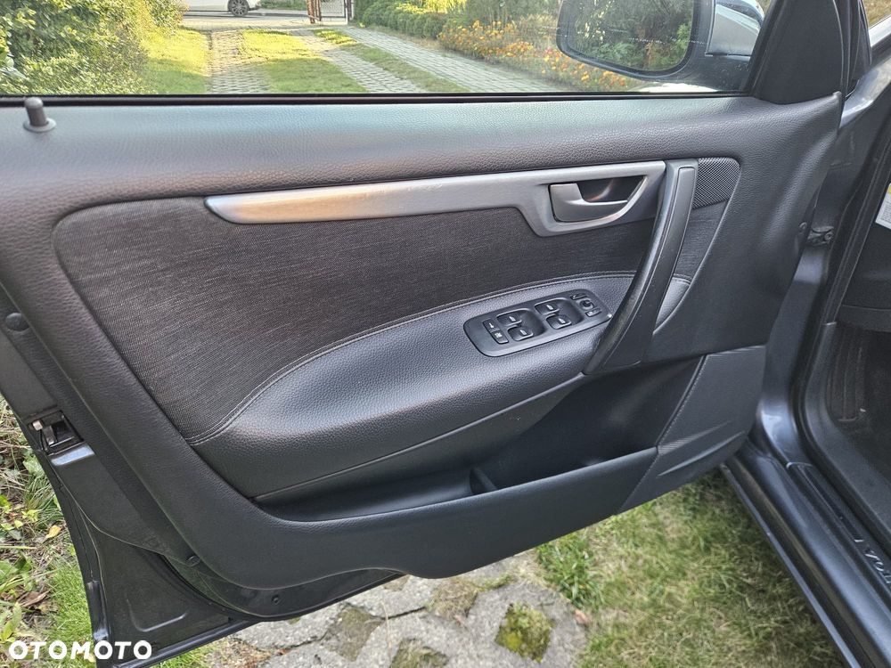 Volvo V70 2.4 Optima - 16