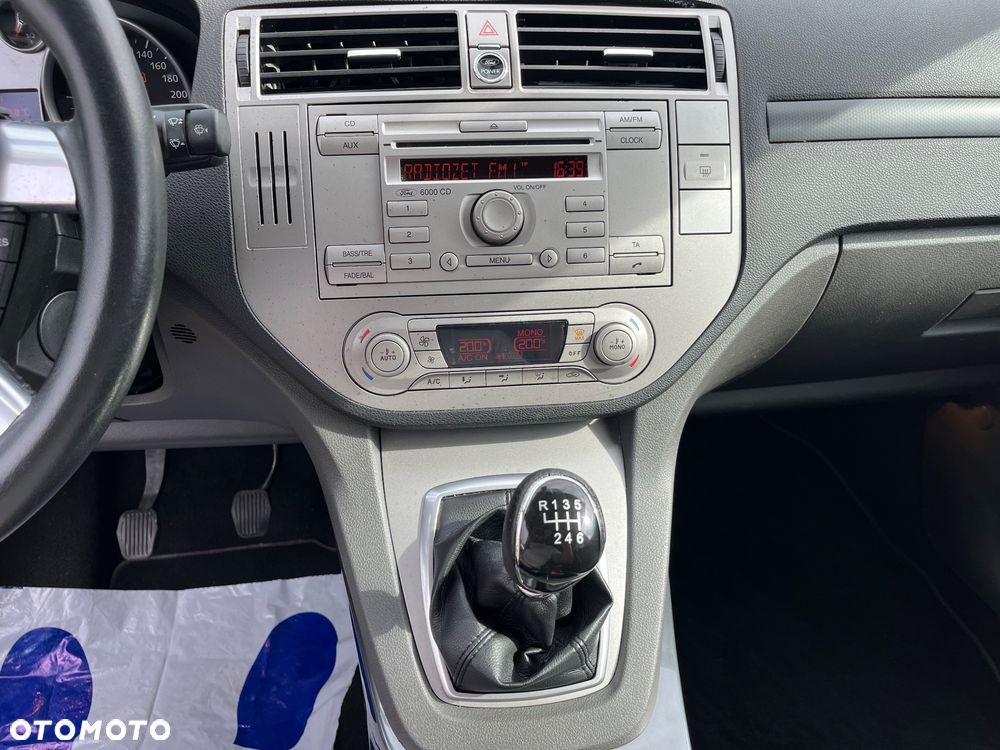 Ford Kuga 2.0 TDCi Titanium - 15