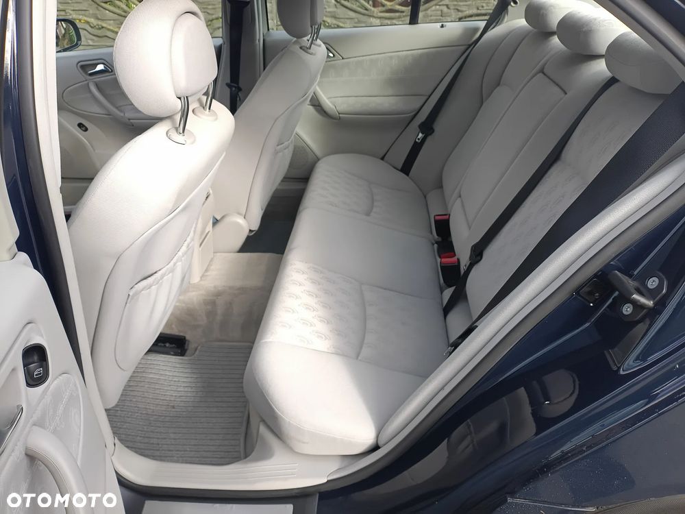 Mercedes-Benz Klasa C - 7