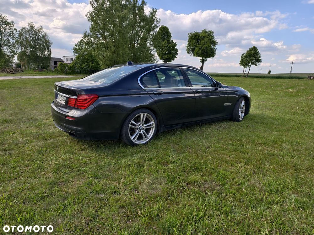 BMW Seria 7 740d xDrive - 11