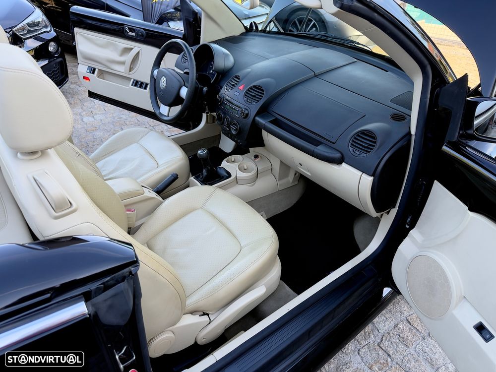 VW New Beetle Cabriolet 1.4 Top Couro - 48