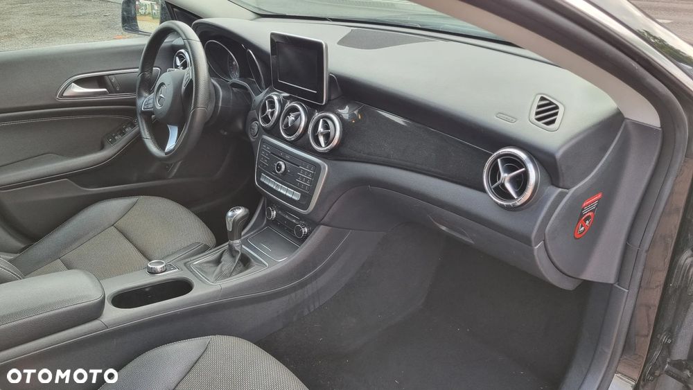 Mercedes-Benz CLA 180 (CDI) d - 21