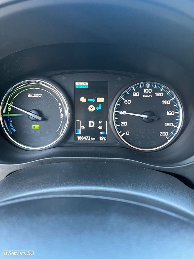 Mitsubishi Outlander - 14