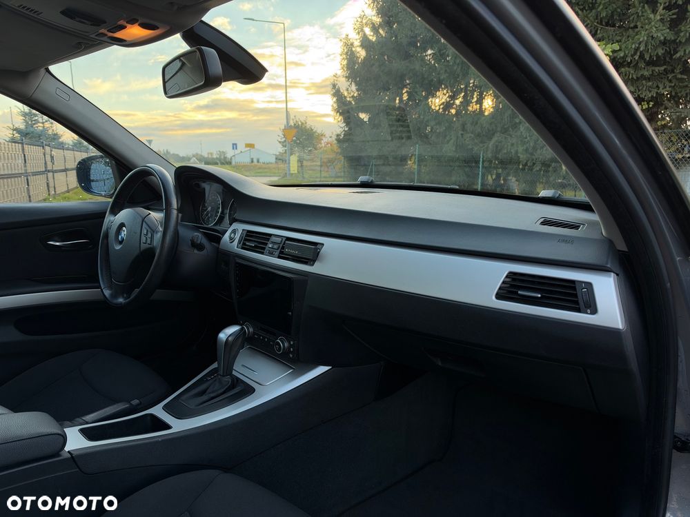 BMW Seria 3 318i Edition Exclusive - 14