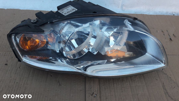 LAMPA PRAWY PRZOD AUDI A4 B7 8E0941004AJ