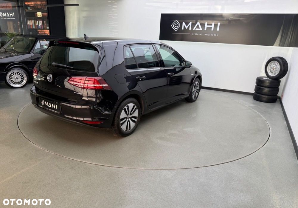 Volkswagen Golf - 12