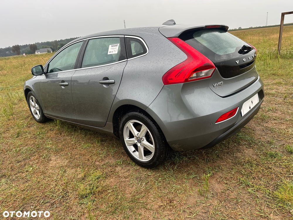 Volvo V40 T2 Linje Svart - 1