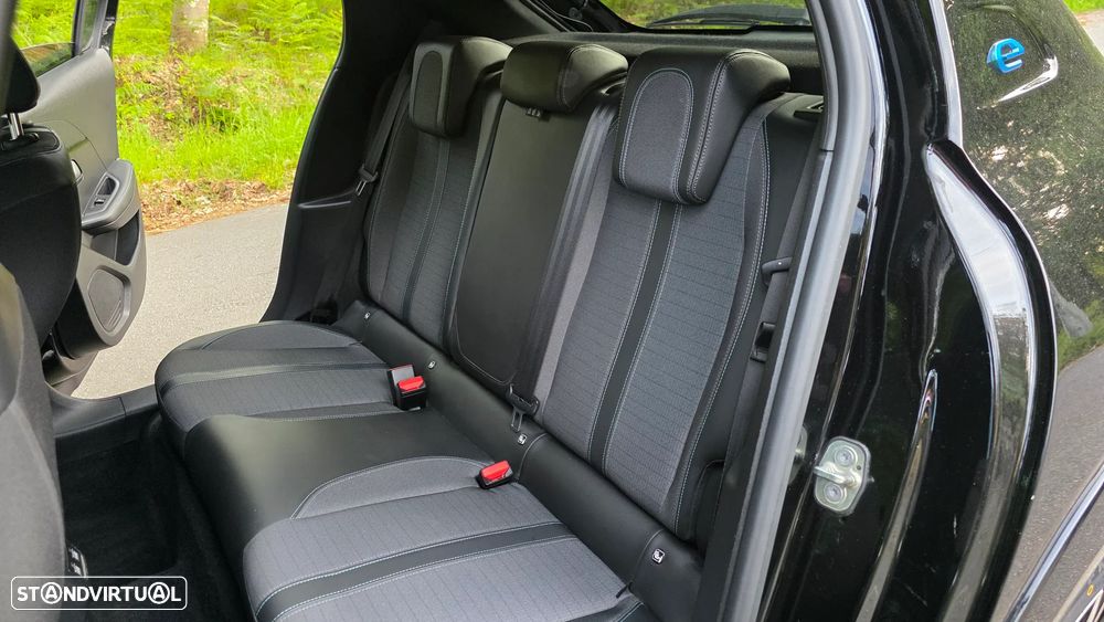 Peugeot e-208 E-Style - 21