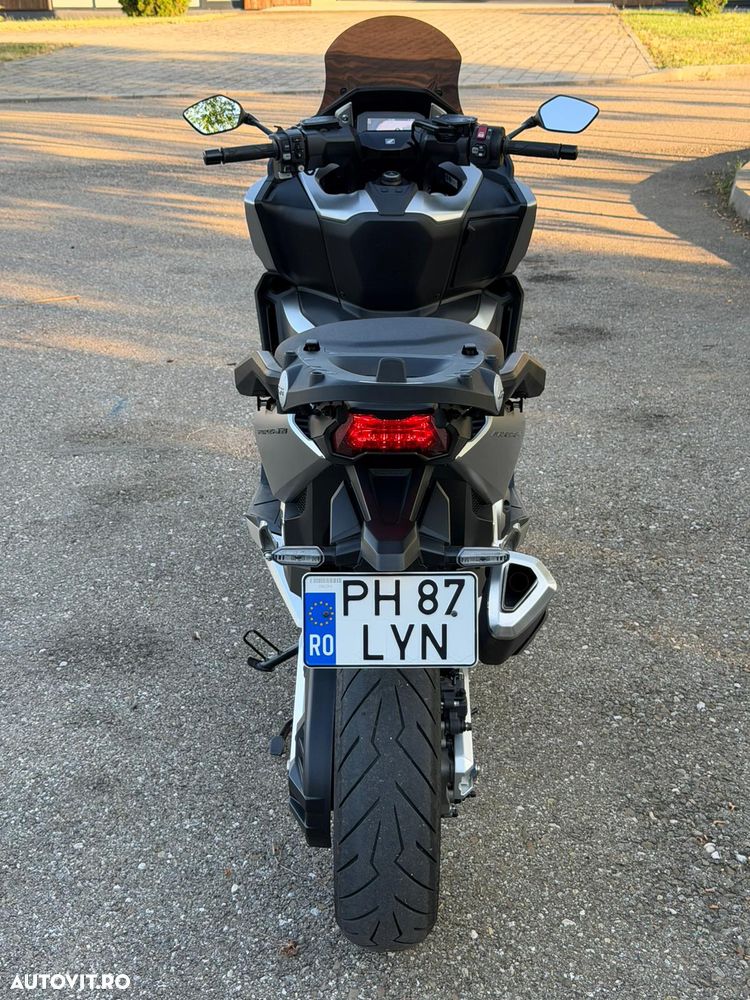 Honda Forza 750 - 12