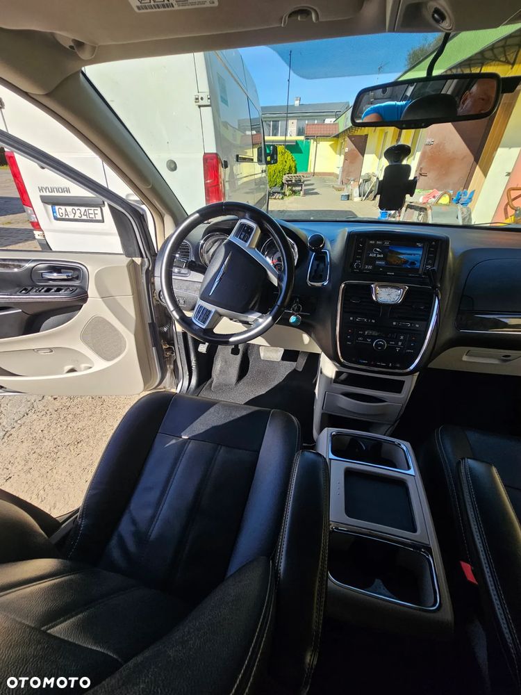 Chrysler Town & Country 3.6 Touring - 34