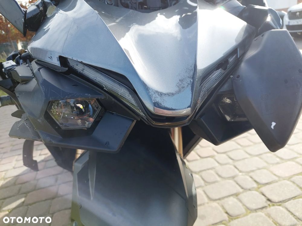 Suzuki GSX 1000 - 11