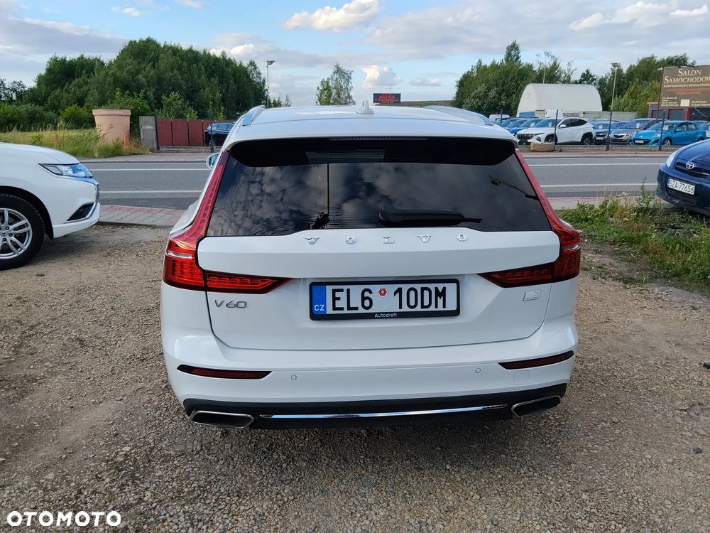 Volvo V60 T6 AWD Plug-In Hybrid Plus Dark - 16