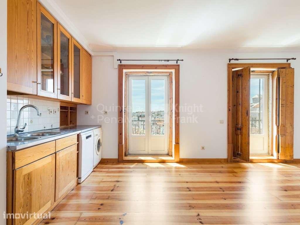 Apartamento T4+1 sem móveis para arrendamento na Misericórdia - Grande imagem: 3/25