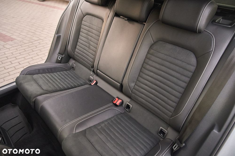Volkswagen Passat 2.0 TDI EVO Elegance DSG - 19