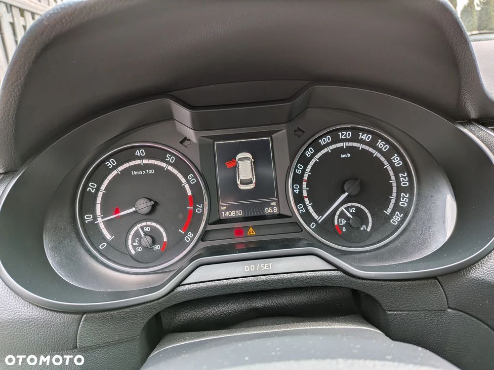Skoda Octavia 2.0 TSI RS - 16
