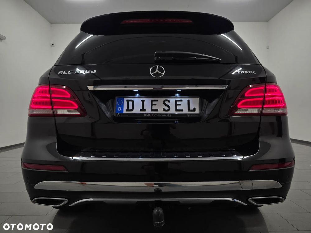 Mercedes-Benz GLE 250 d 4Matic 9G-TRONIC AMG Line - 24
