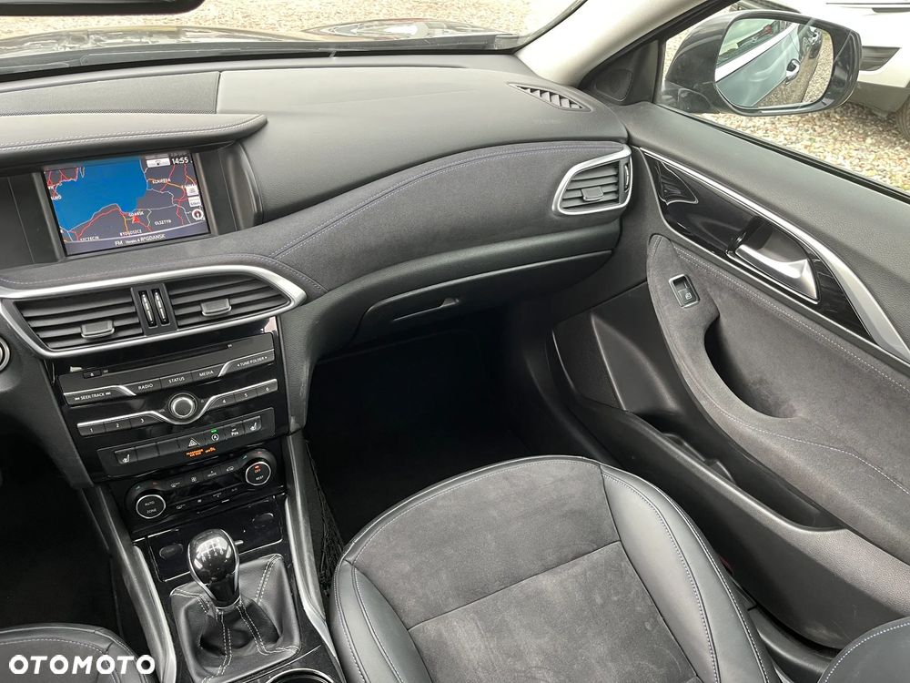 Infiniti Q30 - 32
