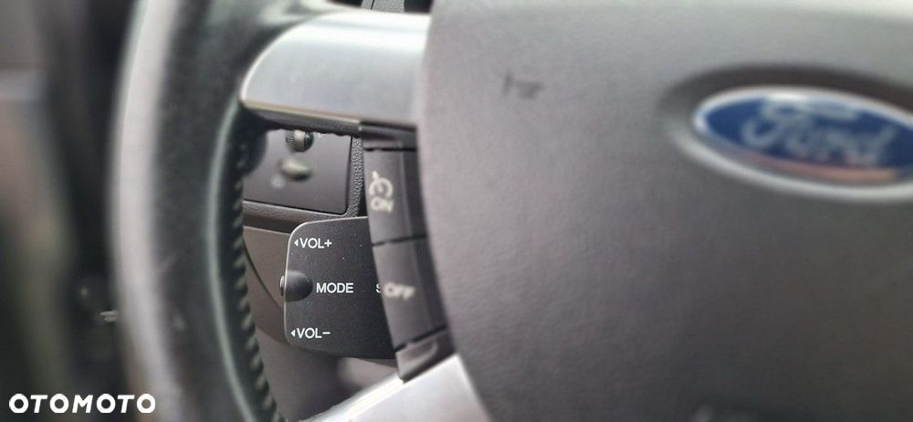 Ford Kuga - 16