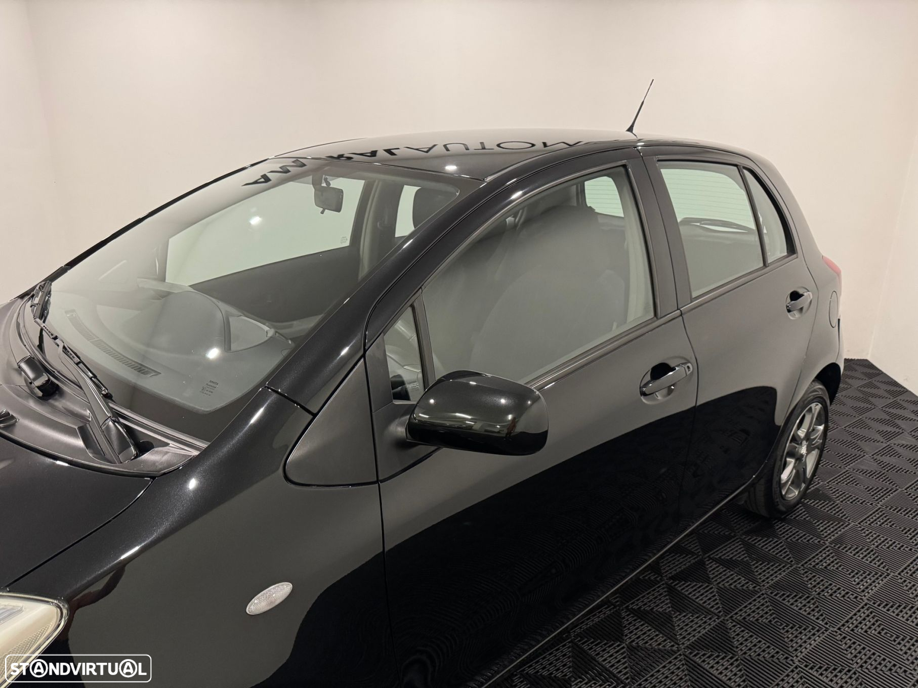 Toyota Yaris 1.0 VVT-i AC - 15