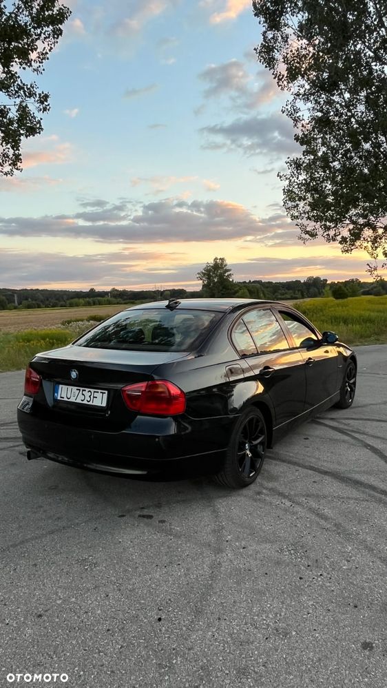 BMW Seria 3 318i - 1