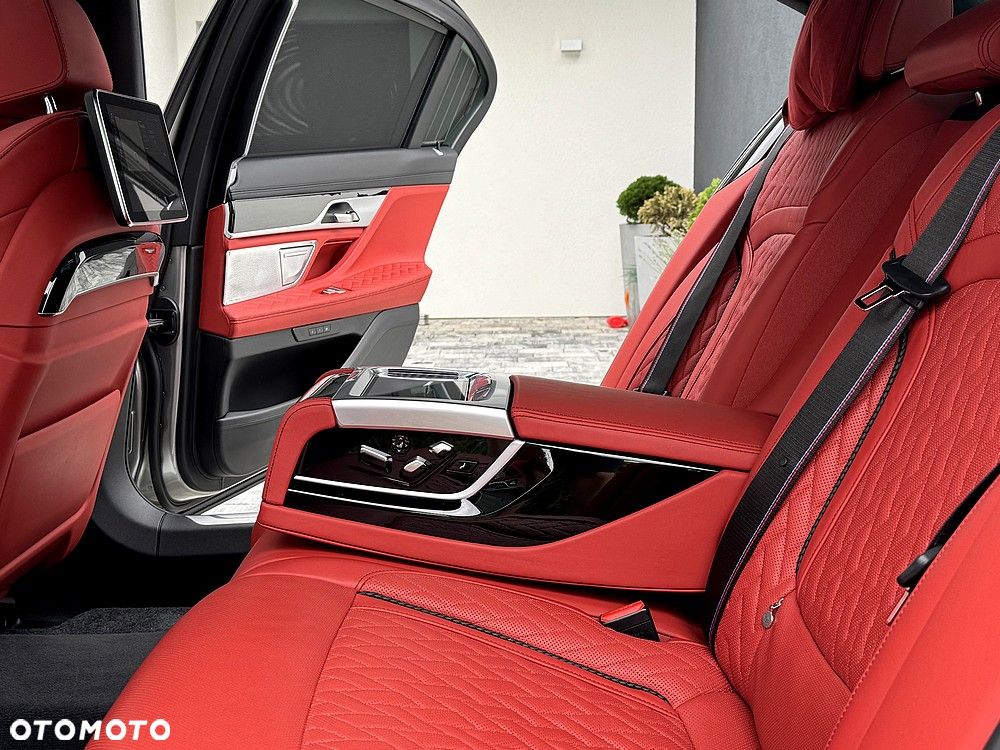 BMW Seria 7 750Ld xDrive sport - 17