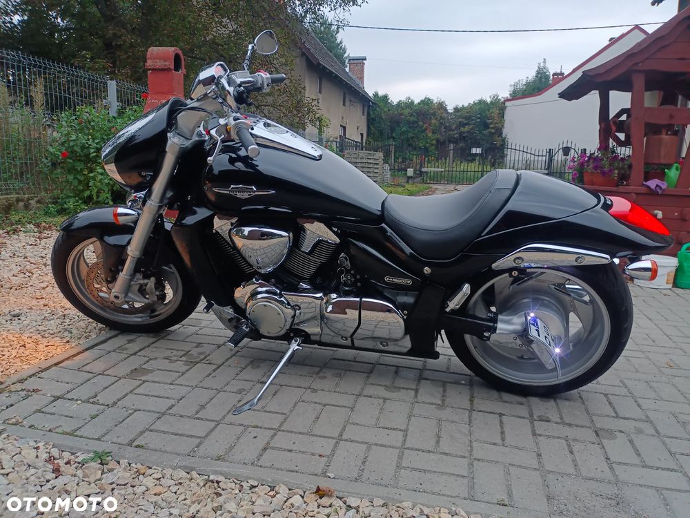Suzuki Intruder - 13