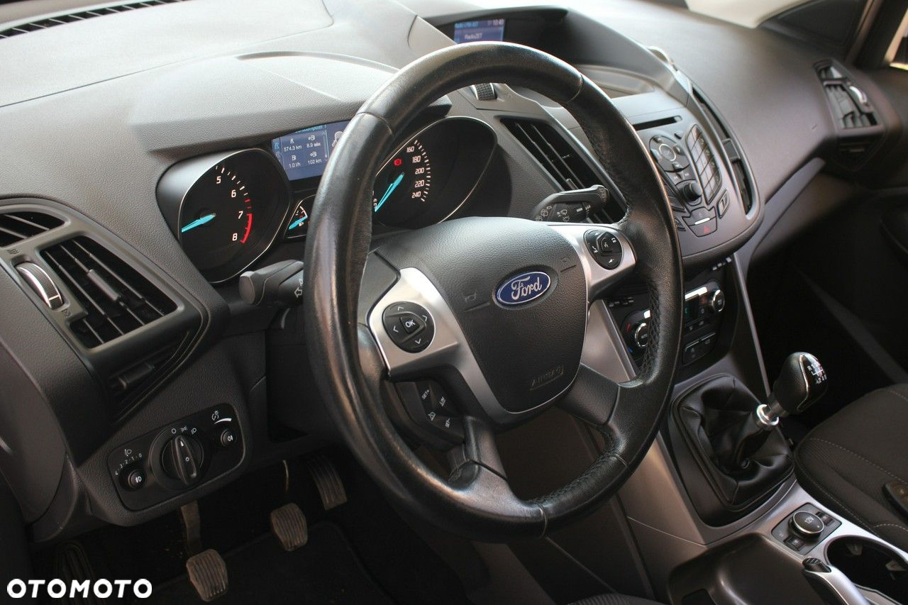 Ford Kuga 1.5 EcoBoost 2x4 Titanium - 22