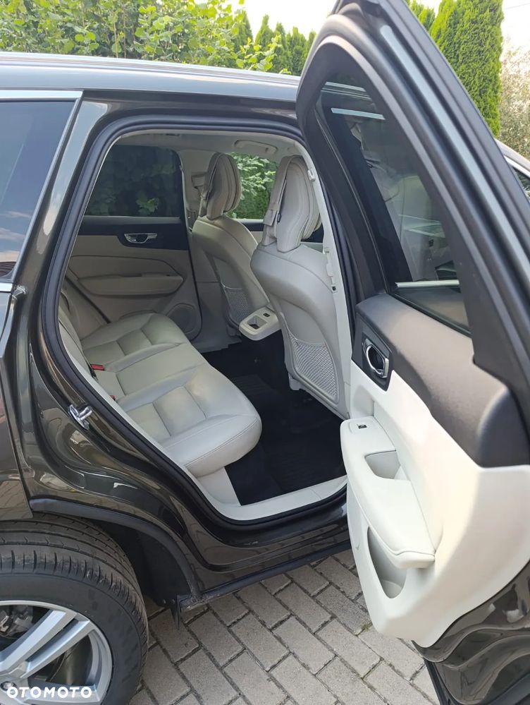 Volvo XC 60 T6 AWD Geartronic Momentum - 8