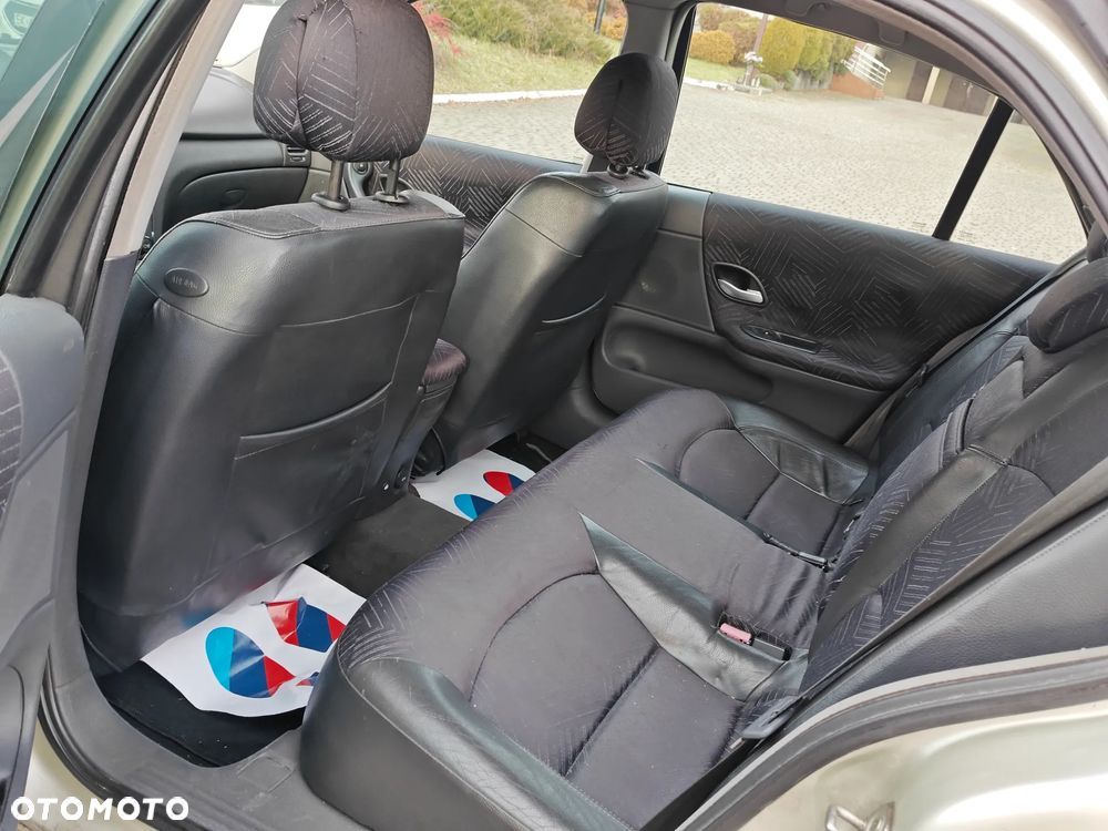 Renault Laguna 1.9 dCi Privilege - 11