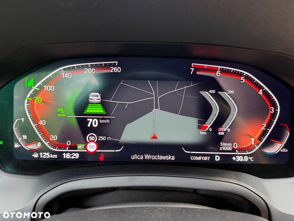 BMW Seria 3 330i xDrive M Sport sport - 39