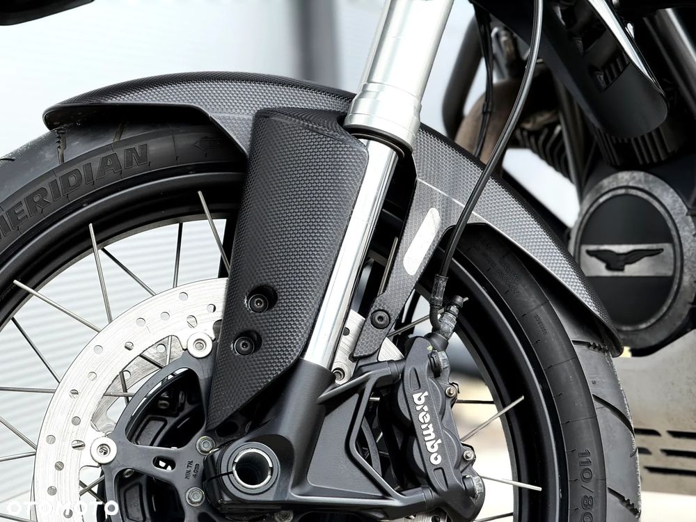 Moto Guzzi V85 - 8