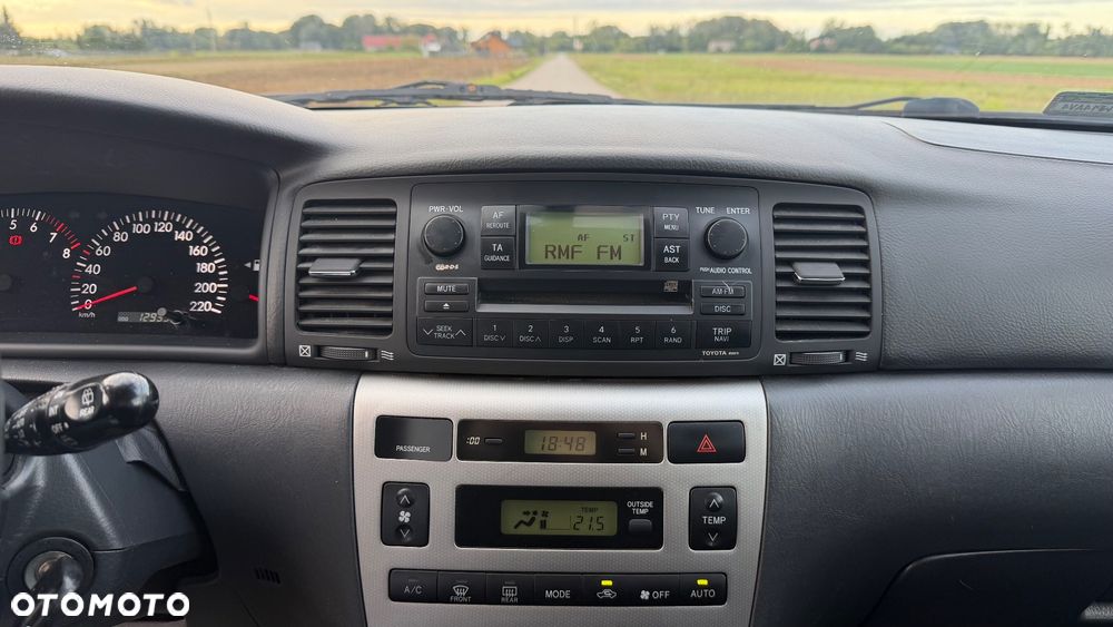 Toyota Corolla 1.6 VVT-i Sol - 27