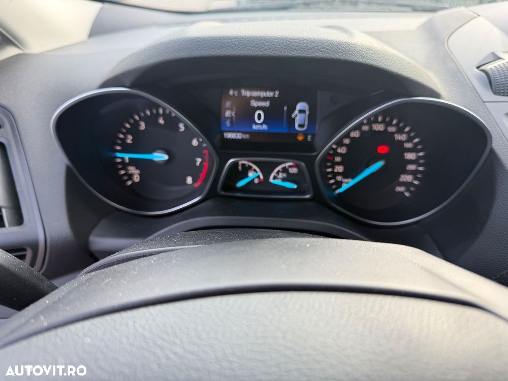 Ford Kuga - 4