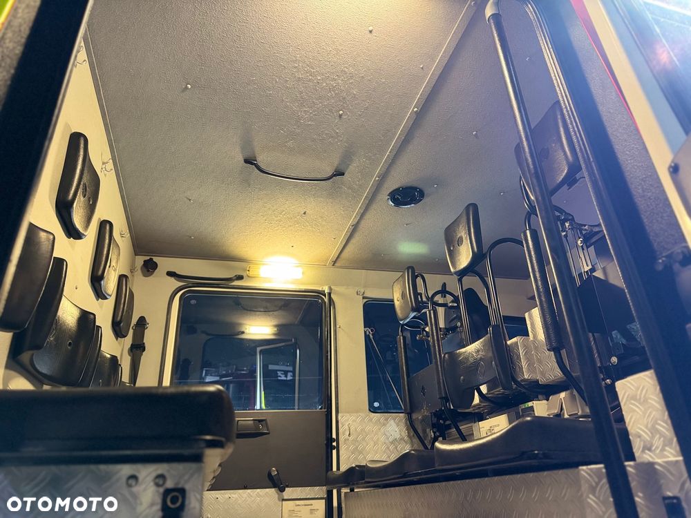 MAN Straż pożarna pojazd pożarniczy wóz strażacki MAN L80 GBA średni terenowy- uterenowiony 4x4 CNBOP 3000l wody wyciągarka mechaniczna reduktor blokady przedniego i tylnego mostu, maszt oświetleniowy - 15