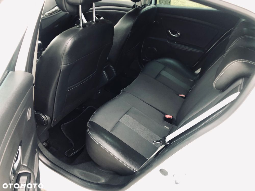 Renault Megane TCe 130 Bose Edition - 13