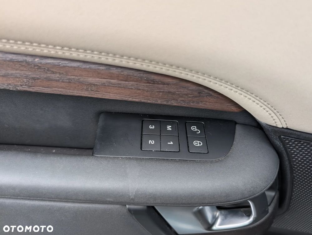 Land Rover Discovery - 16