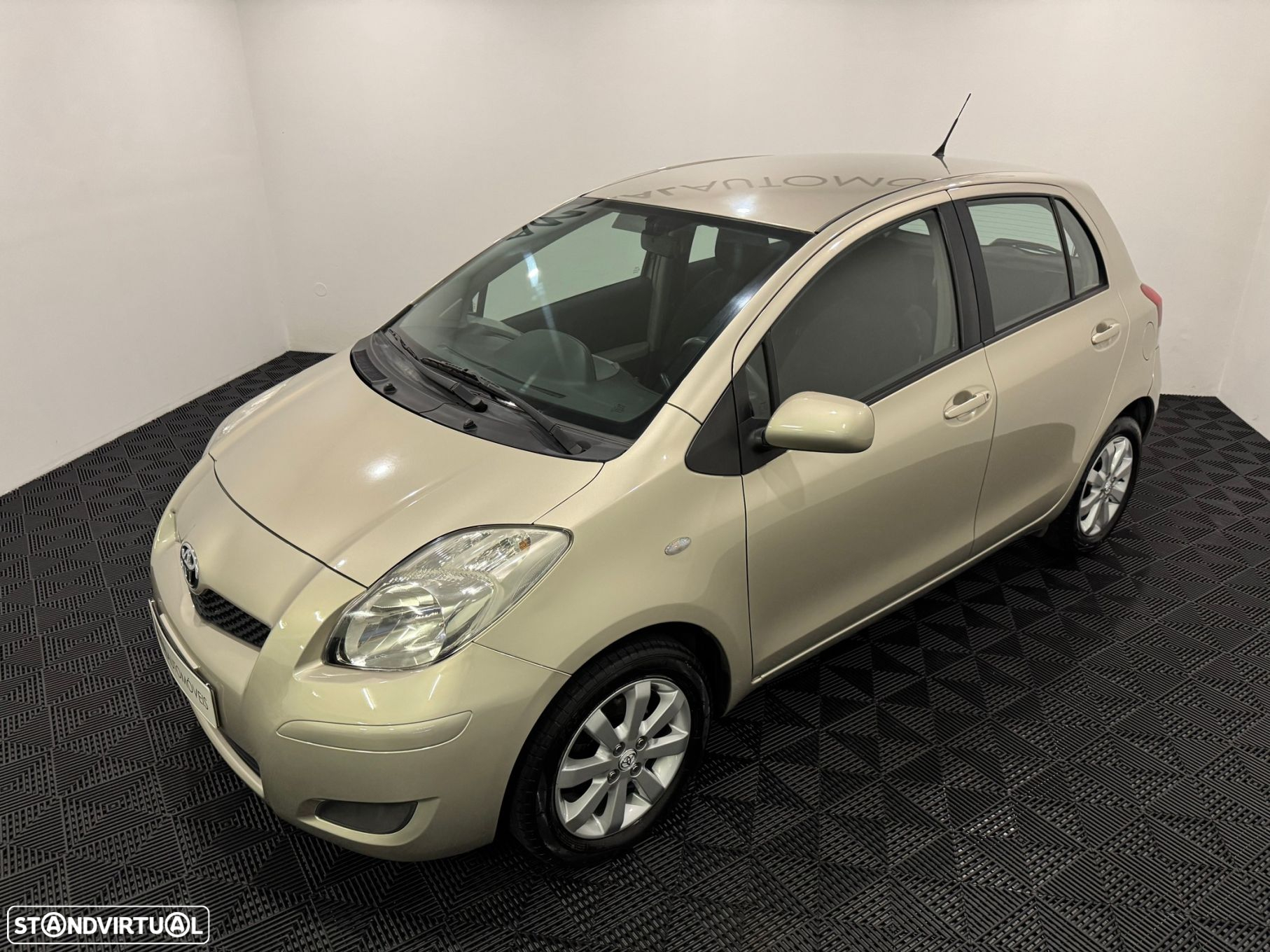 Toyota Yaris 1.33 VVT-i Comfort+AC - 17