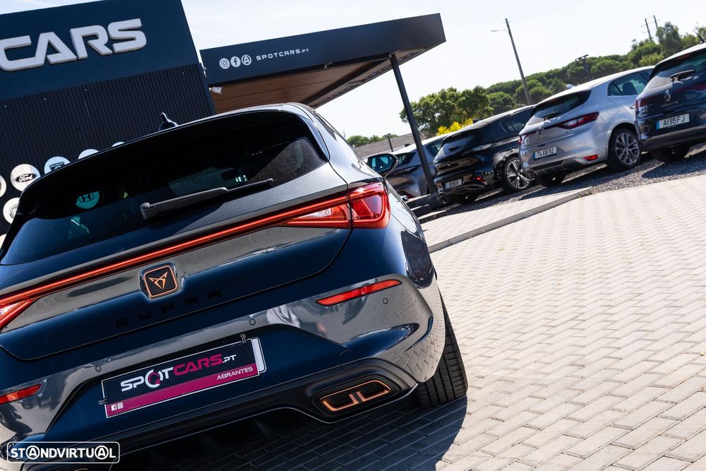 Cupra Leon 1.4 e-Hybrid MID DSG - 9