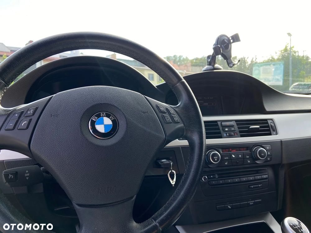 BMW Seria 3 318d - 4