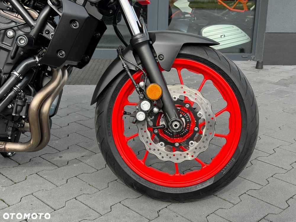 Yamaha MT - 8