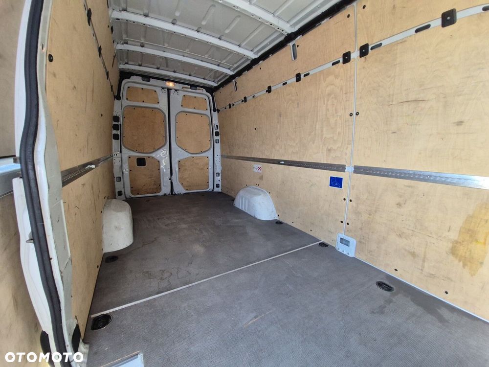 Mercedes-Benz Sprinter L4h2 - 18