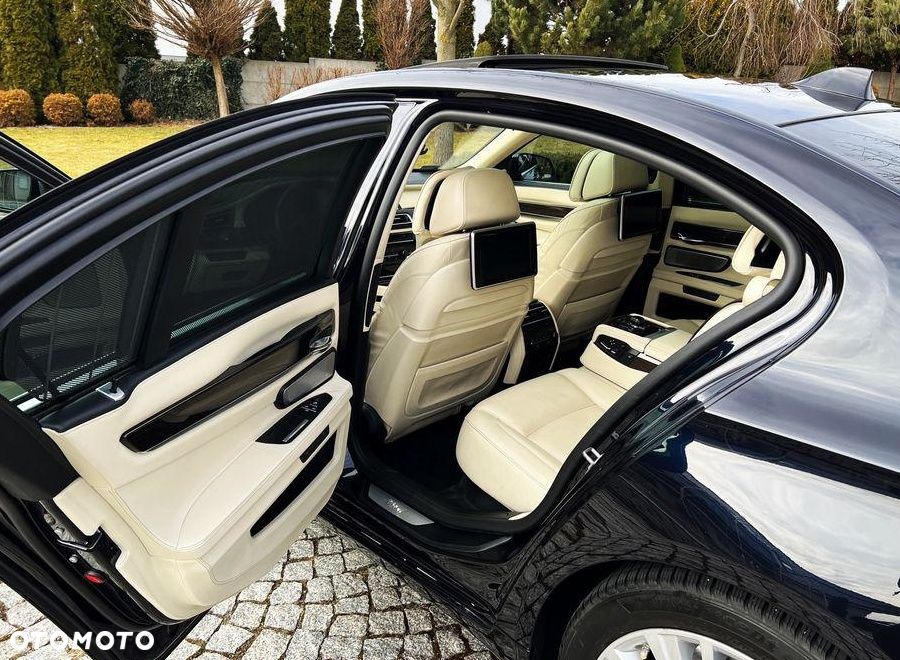 BMW Seria 7 750d xDrive - 10
