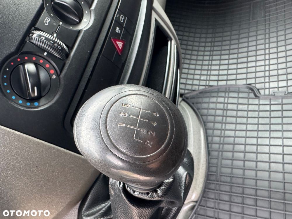 Mercedes-Benz Sprinter - 33