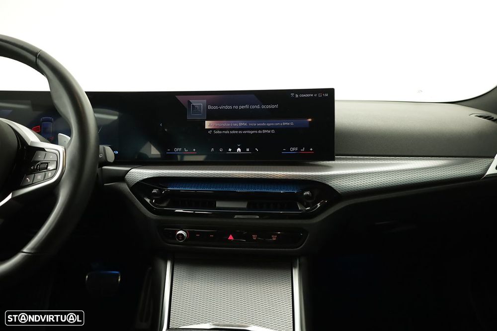 BMW 330 e Edição Desportiva M Auto - 10