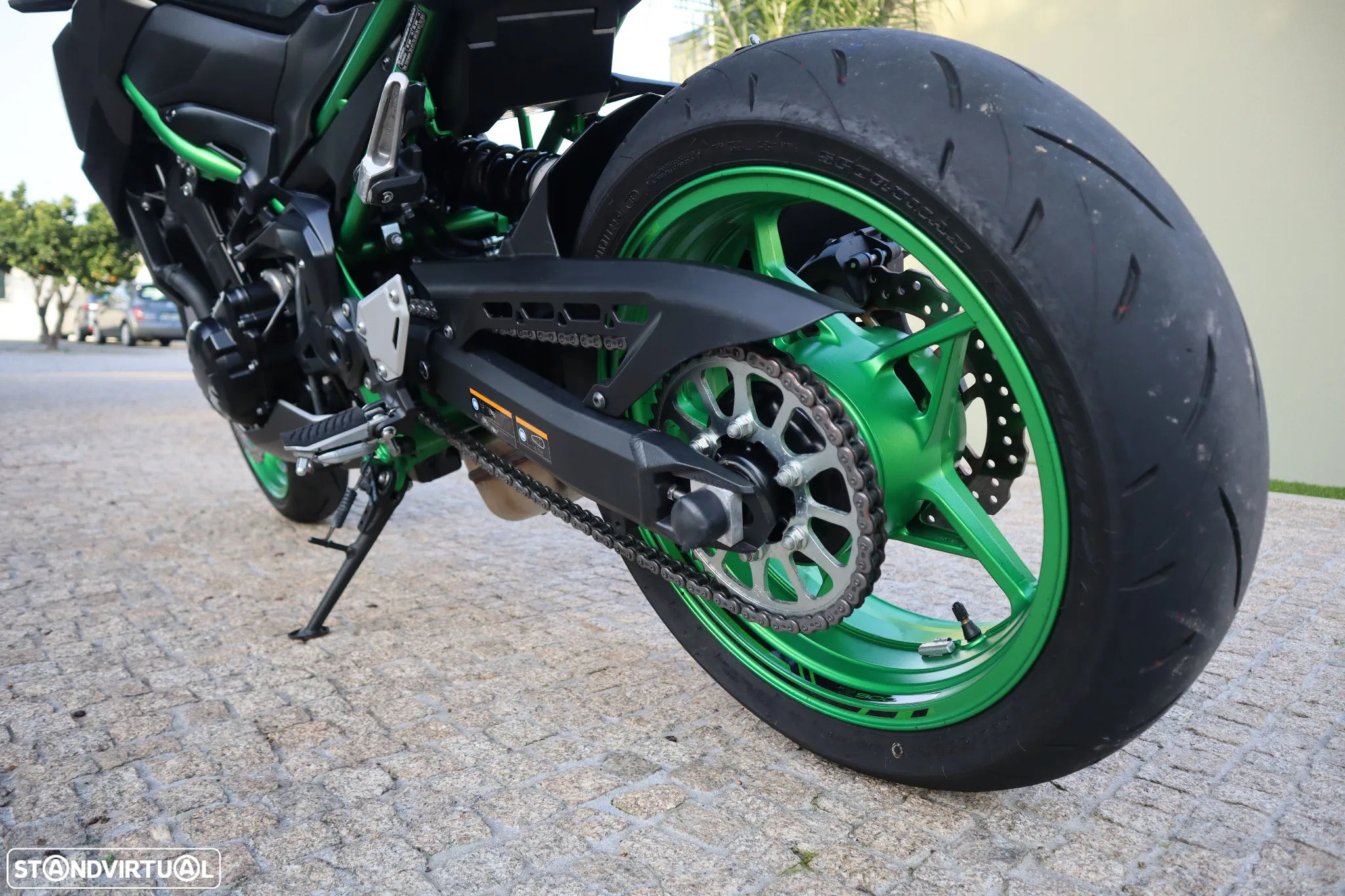 Kawasaki ZR 900F - 20
