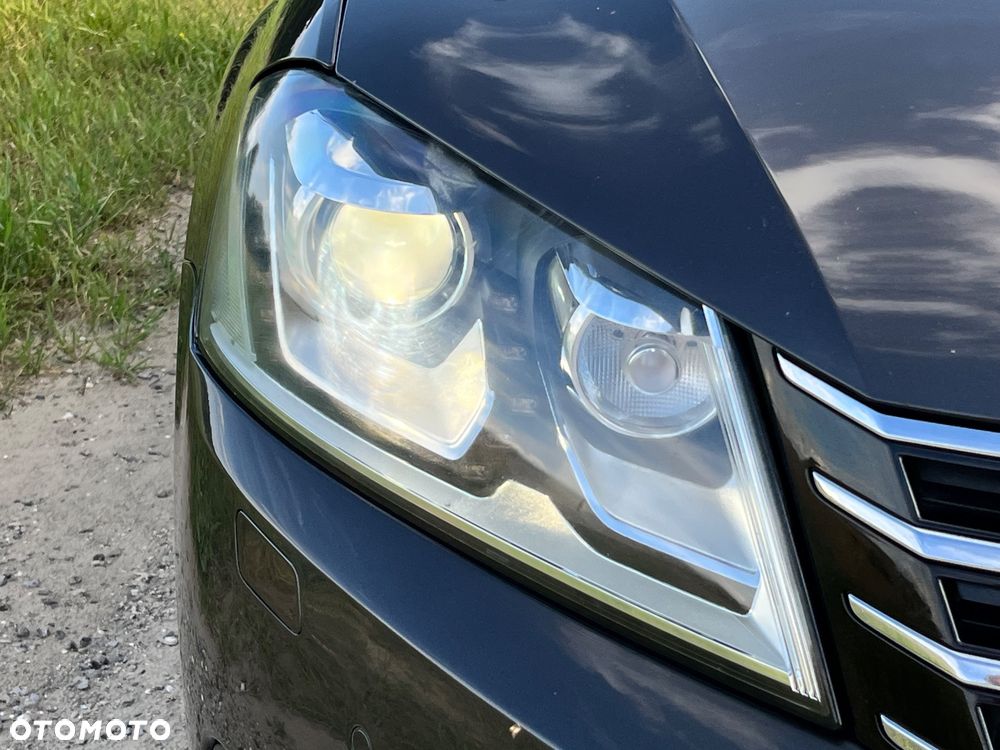 Volkswagen Passat - 11
